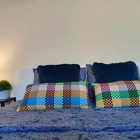 Hostel By Urquinaona Rooms *