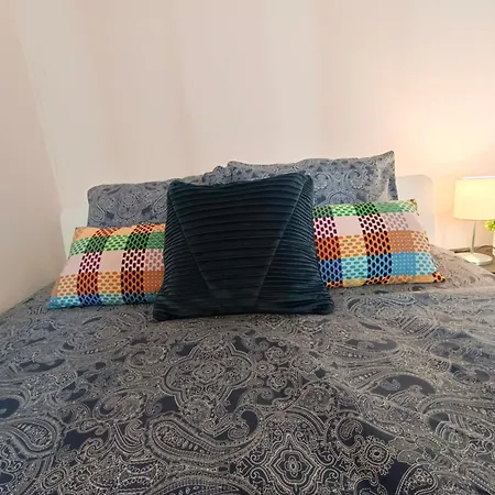 Hostel By Urquinaona Rooms *